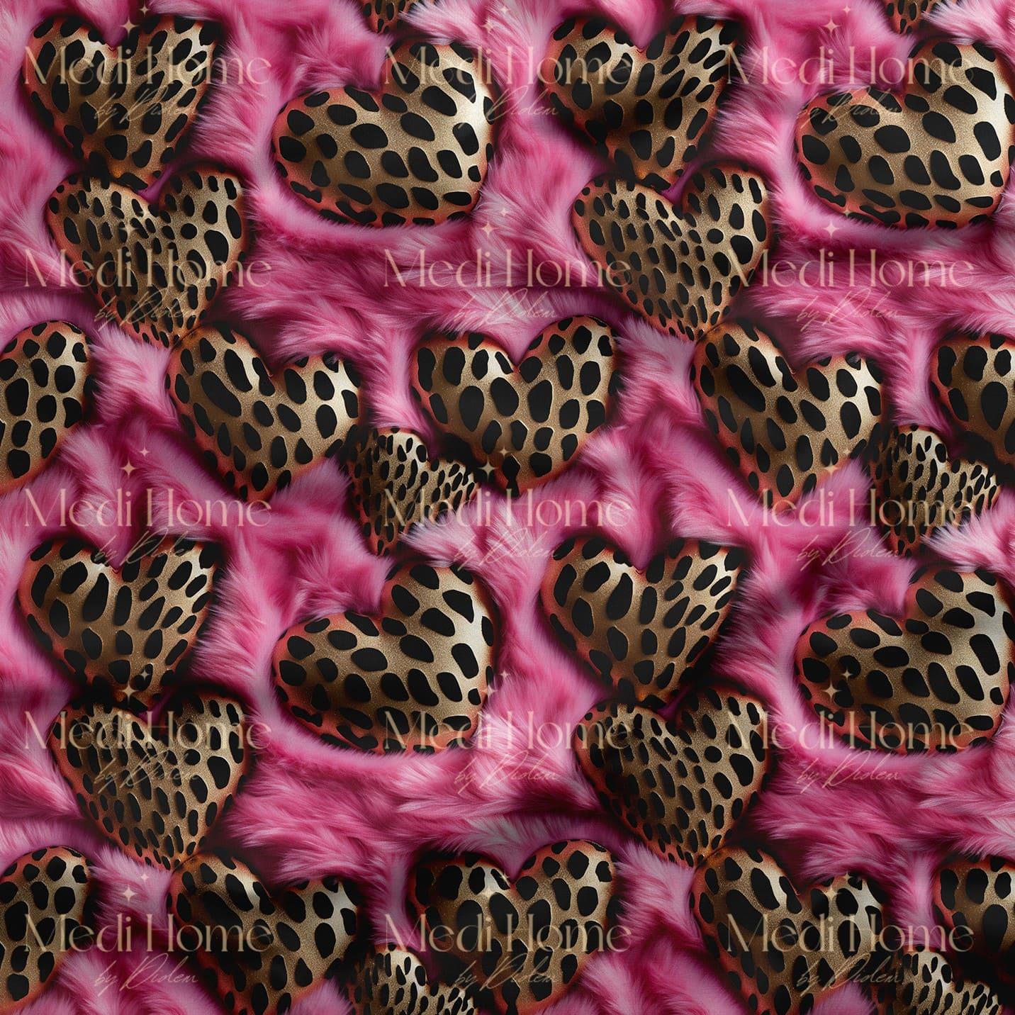 Pembe Peluş Zeminde Leopar Kalpler Dijital Baskılı Kumaş