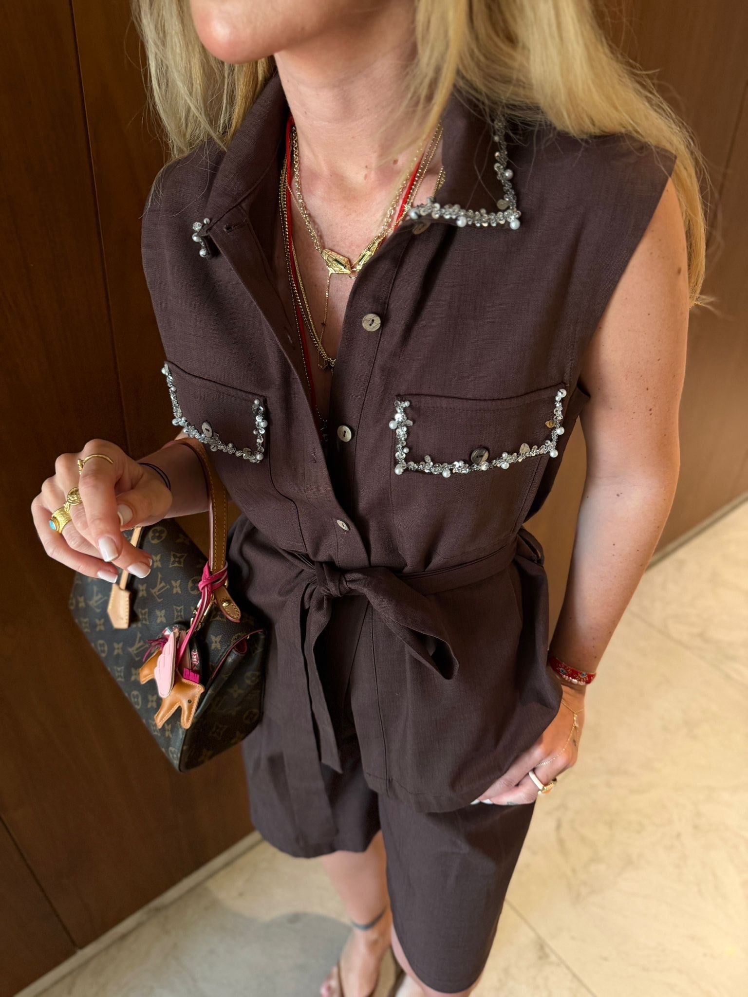 Orijinal Model , Taş İşlemeli , Yelek & Şehir Boy , Premium Acıkahve Şort Takım