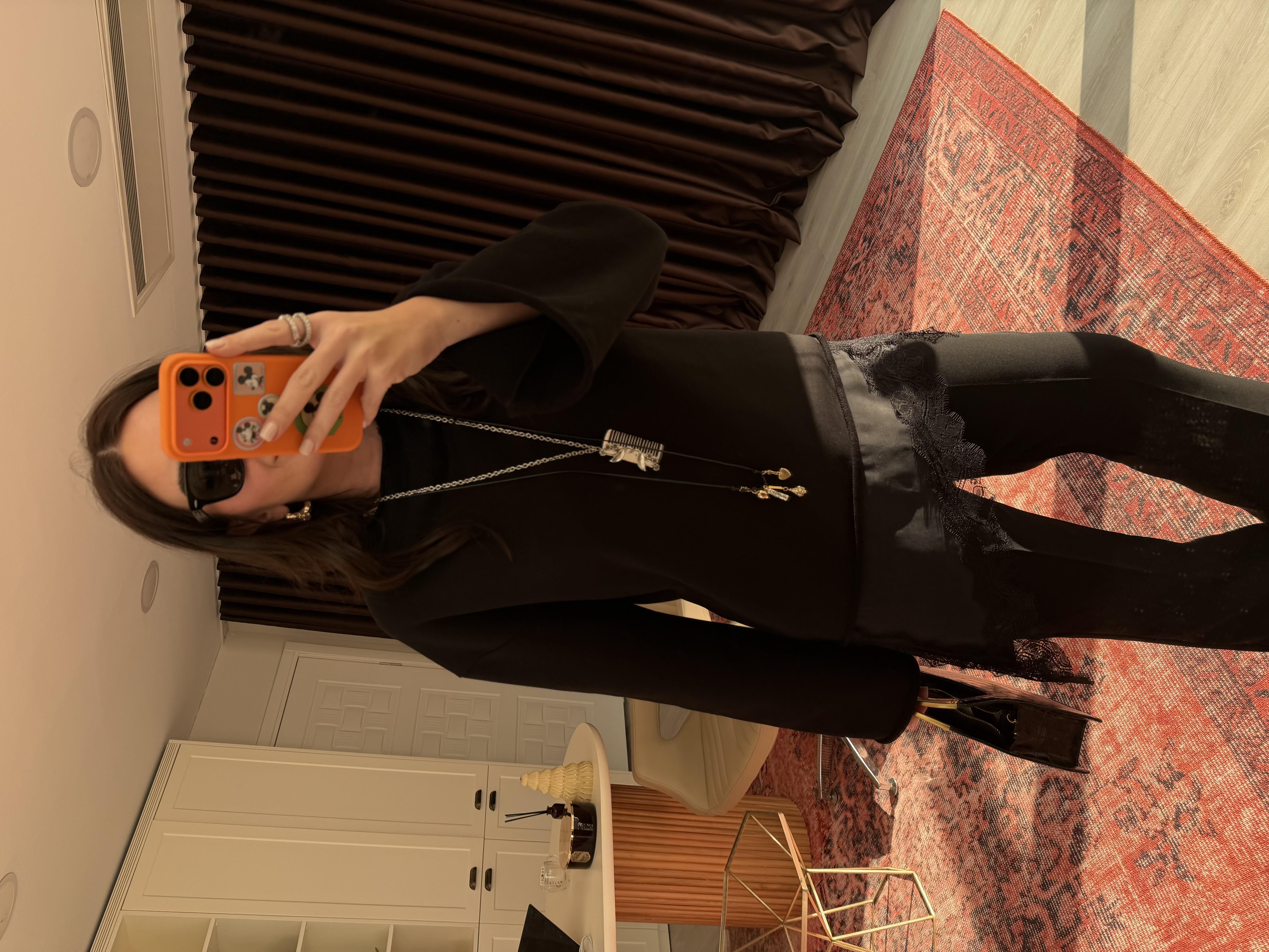 Orijinal Model , Saten Dantel Detaylı , Siyah Sweatshirt