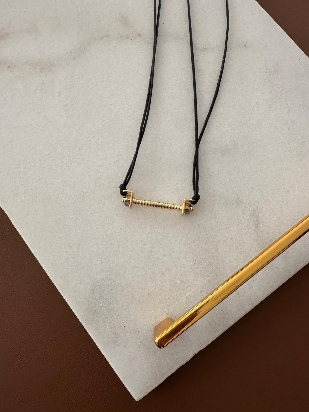 Siyah İpli , Gold Aksesuarlı Kolye