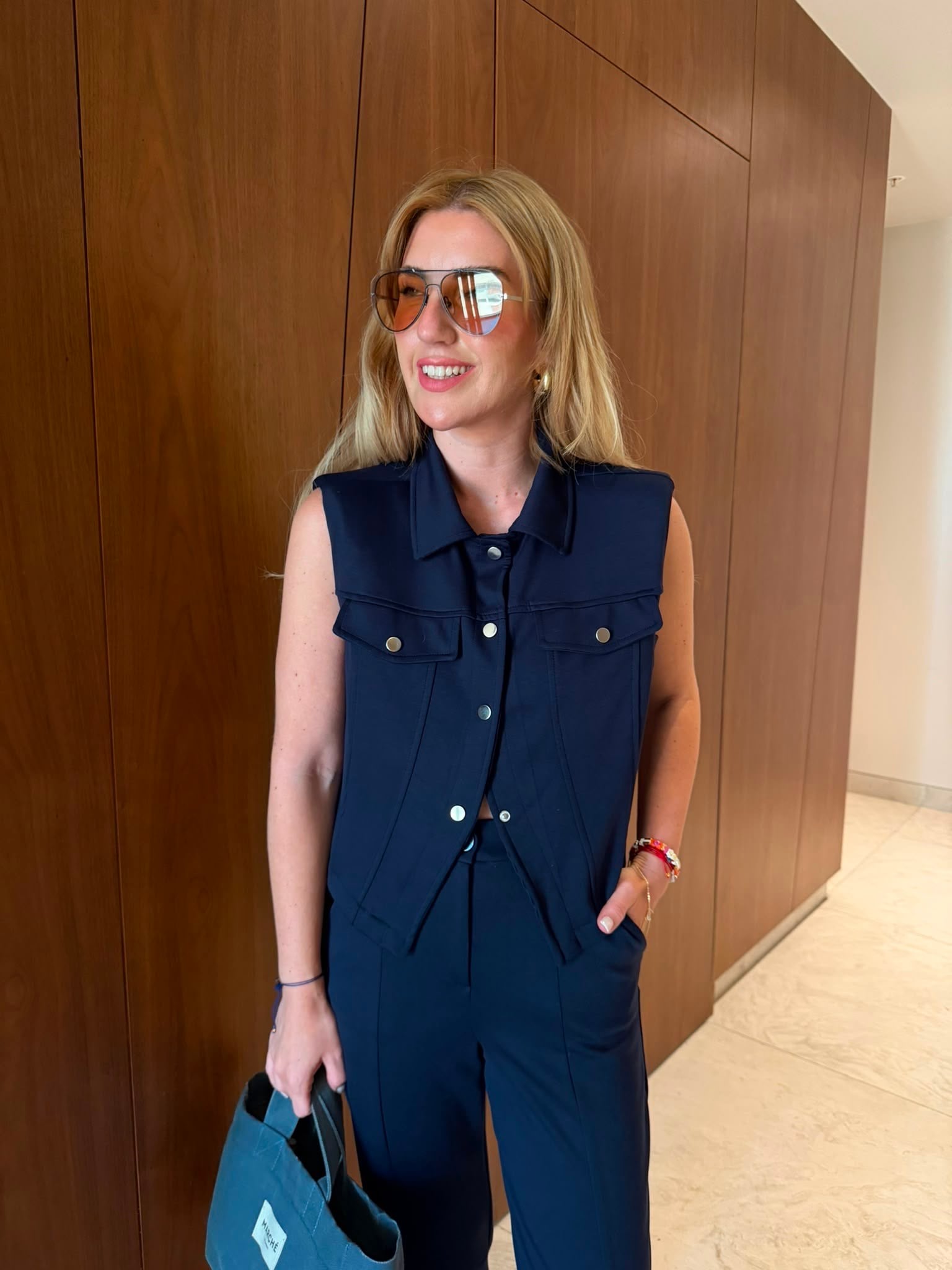 Orijinal Model , Paçası Dügme Detaylı , Lacivert Yelek & Pantolon Takım