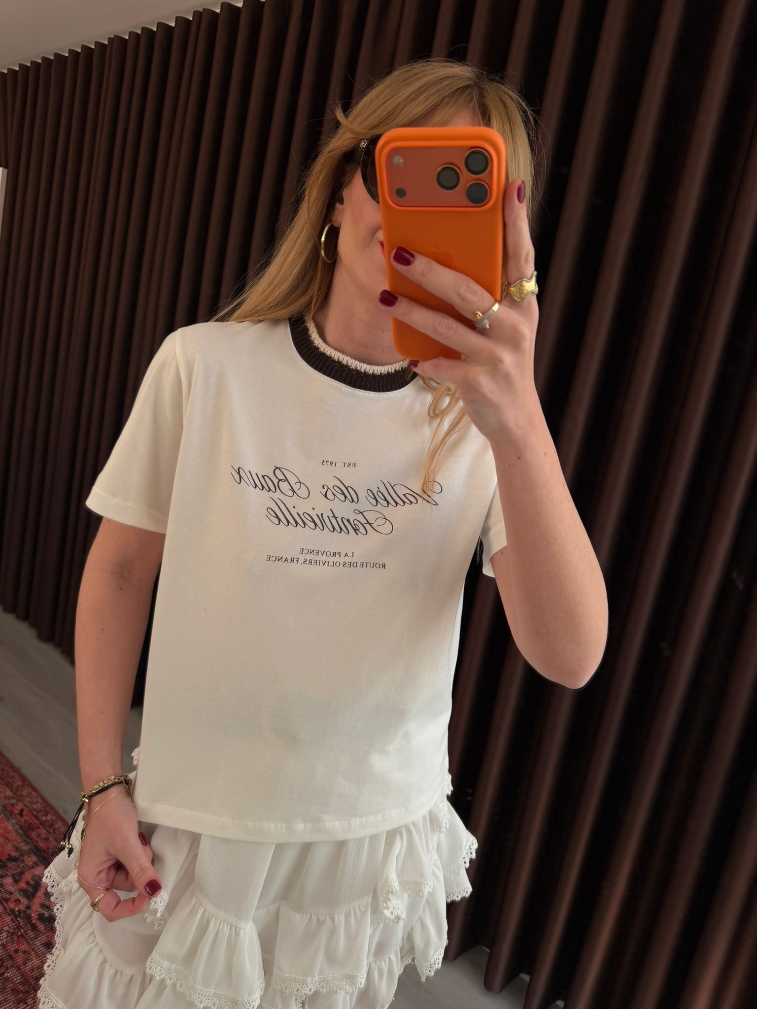 Acıkahve Merserize Yakalı , Ekru T-shirt