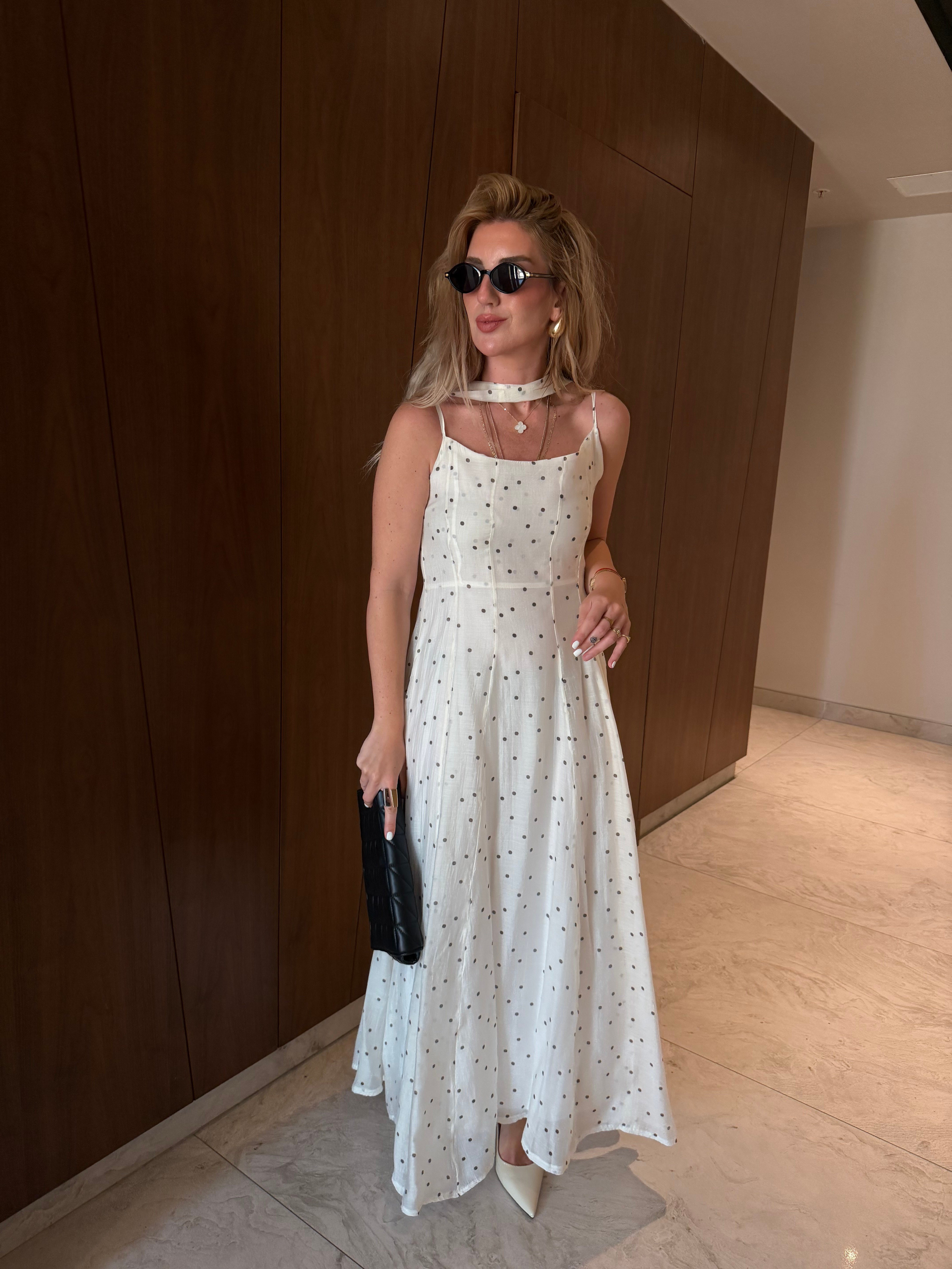 Fularlı , Ayarlanabilir İp Askılı , Puantiyeli Beyaz Elbise