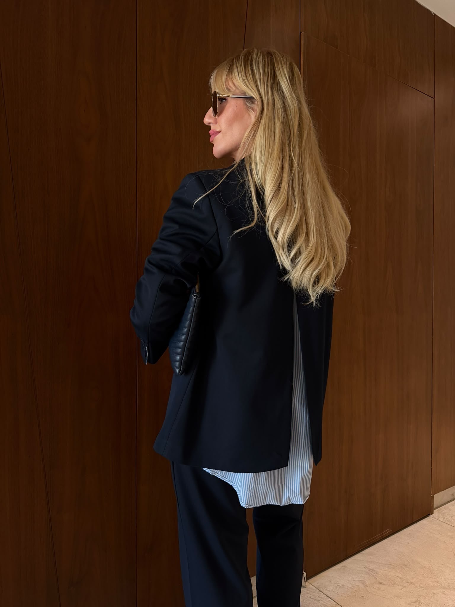 Orijinal Model , Arkası Yırtmaçlı , Lacivert Ceket Takım