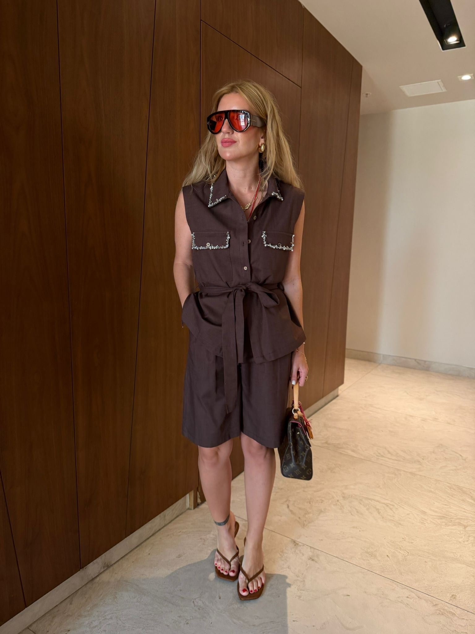 Orijinal Model , Taş İşlemeli , Yelek & Şehir Boy , Premium Acıkahve Şort Takım