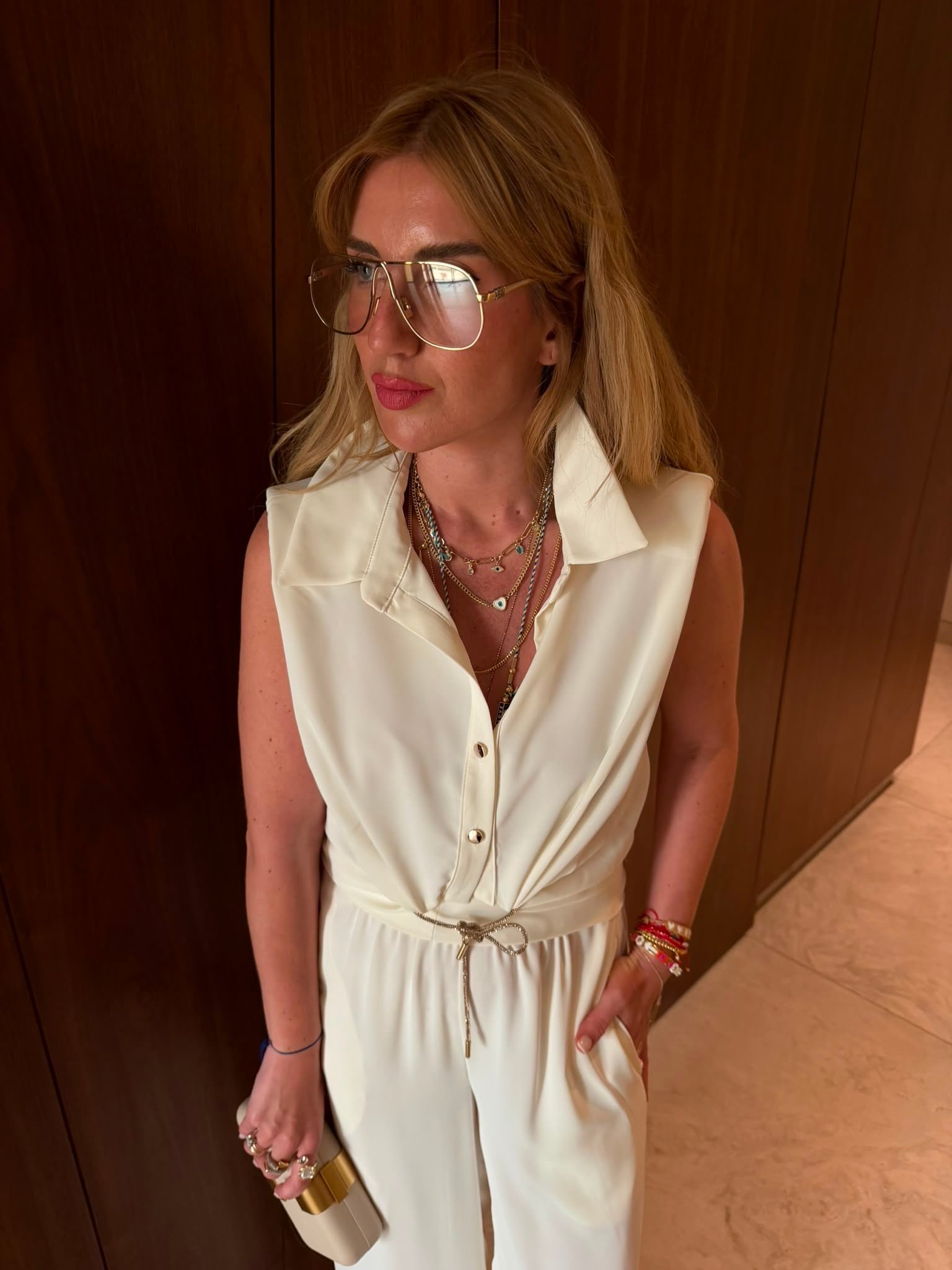 Vatkalı , Gold Aksesuarlı , Tencel Ekru Gömlek