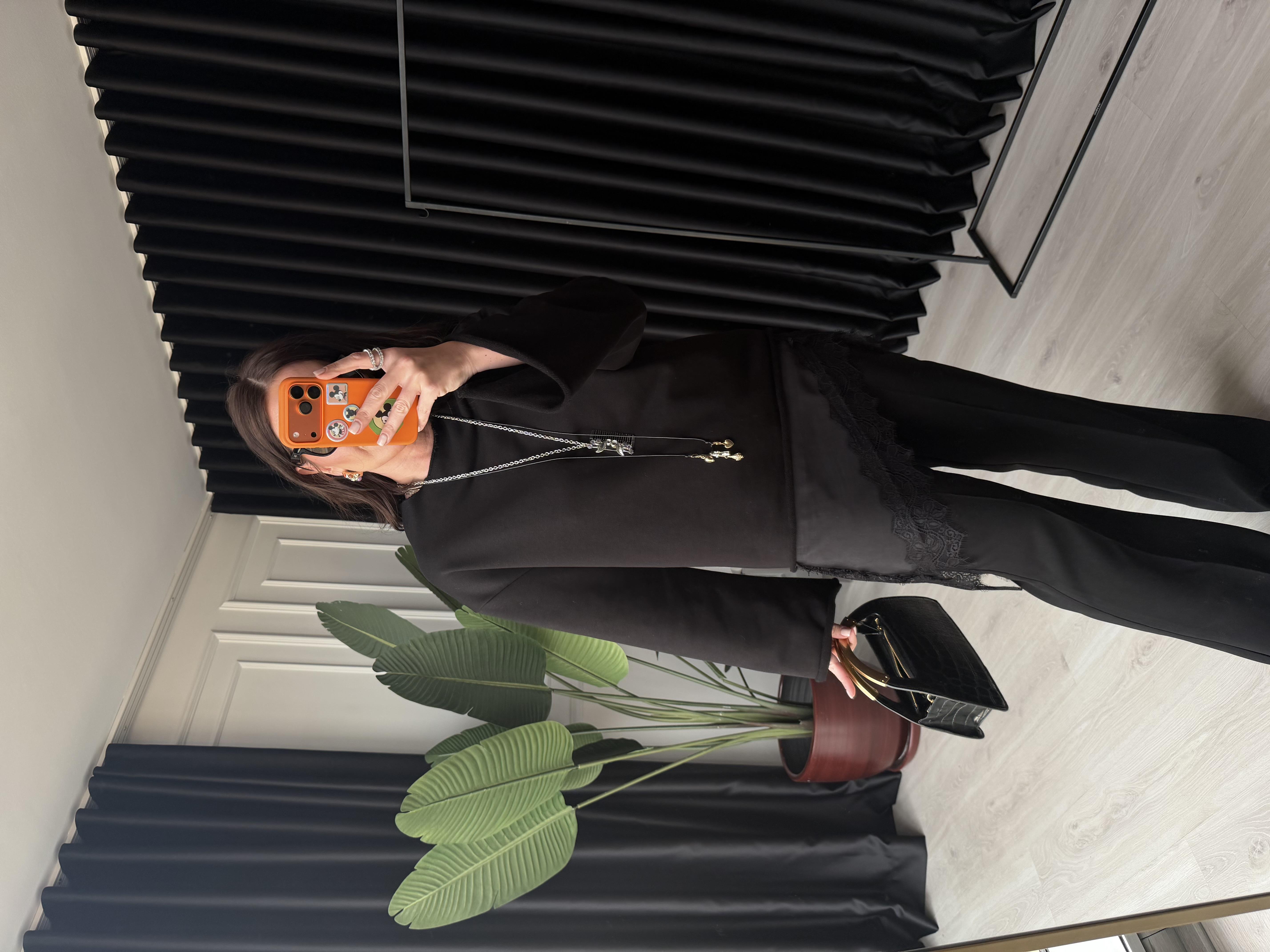 Orijinal Model , Saten Dantel Detaylı , Siyah Sweatshirt