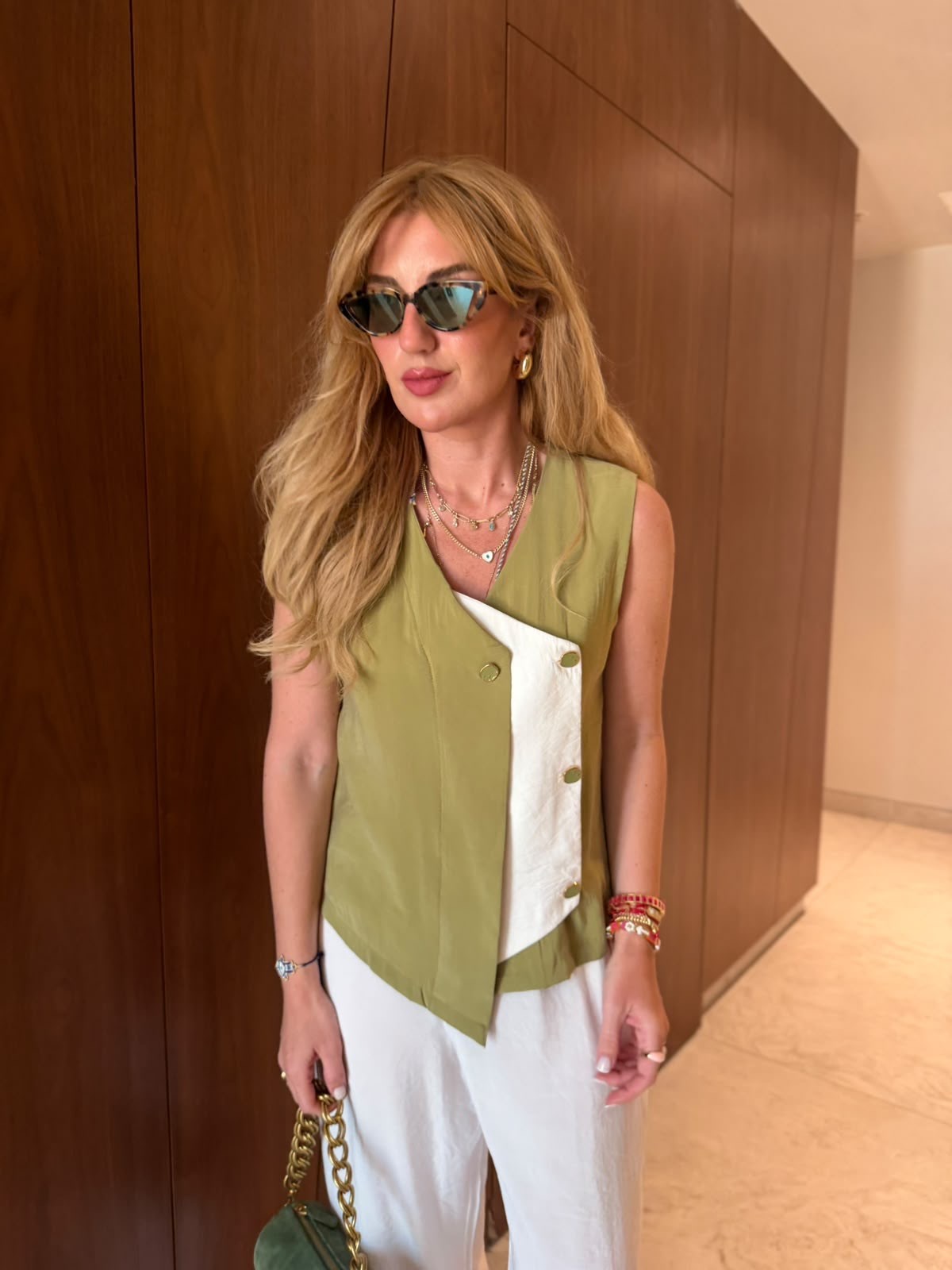 Orijinal Model , Tasarım Düğme Detaylı , Yağ Yeşili & Ekru , Tencel Takım
