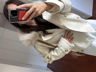 Yakası Çıkabilir Kürklü , Taş , Trençkot