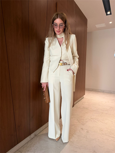 Ekru , Beli Cırtlı , Likralı , Krep Kumaş Pantolon