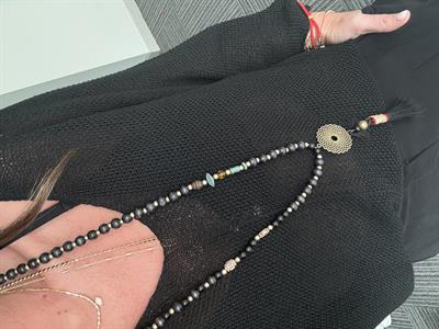 Metal Aksesuarlı , Siyah , Boncuklu Kolye
