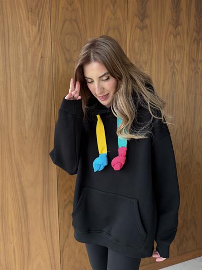 Renkli Bağcıklı , Siyah Sweatshirt