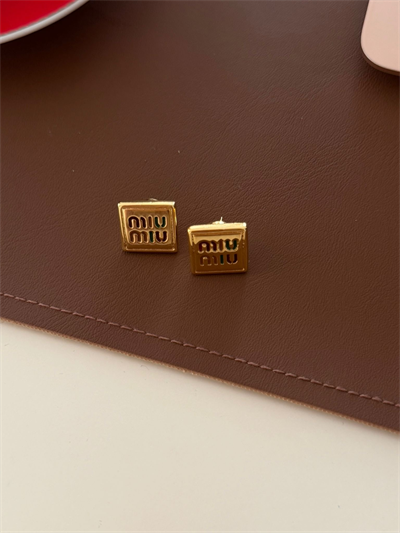 Orijinal Model , Gold Renkli Yazılı Küpe