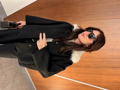 Orijinal Model , Yakası Çıkarılabilir Kürklü , Siyah Kaşe Kaban