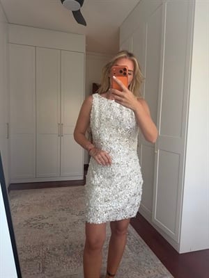 Arkası V , Pul Payetli Beyaz Elbise