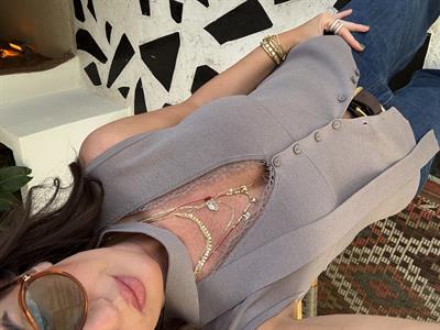 Yakası Dantelli , Fularlı , Likralı , Vizon Merserize Yelek