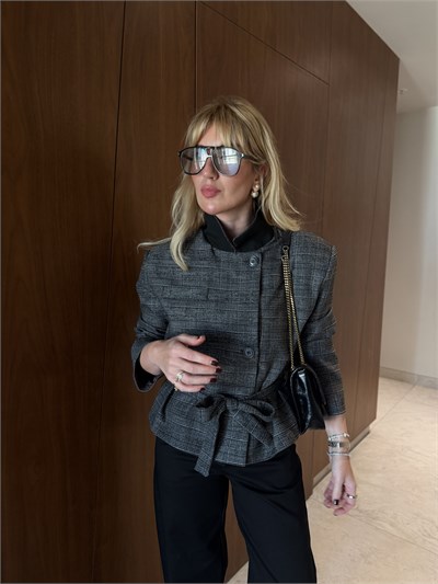 Orijinal Model , Hakim Yaka , Siyah Ekoseli , Belden Bağlamalı Ceket