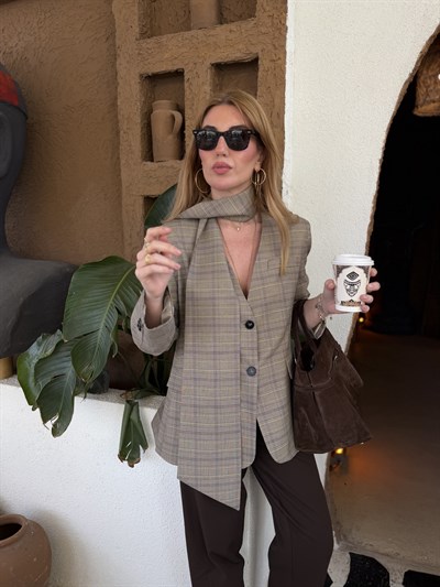 Orijinal Model , Ekoseli , Fularlı Bej Ceket