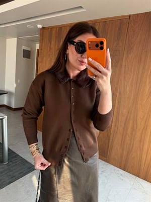 Premium Kalite , Çıkarılabilir Kürk Yakalı , Acı Kahve Triko Hırka