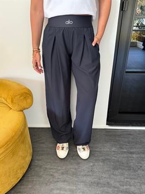 Orijinal Marka , Kalın Lastik Kemerli ,Teknik Kumaş , Lacivert Pantolon 