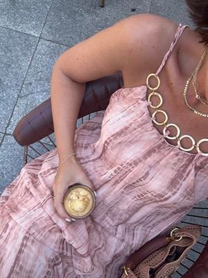 Orijinal Model Gold Aksesuarlı Batik Desenli Elbise