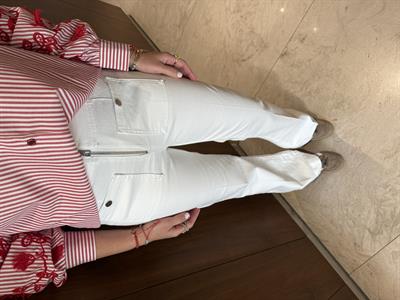 Önden Düğme Detaylı Likralı Beyaz İspanyol Jean Pantolon