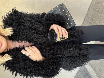 Premium Kalitede Siyah Peluş Kürk