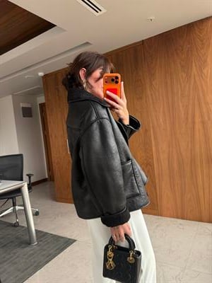 Orijinal Model İçi Teddy Astarlı Siyah Mat Deri Mont