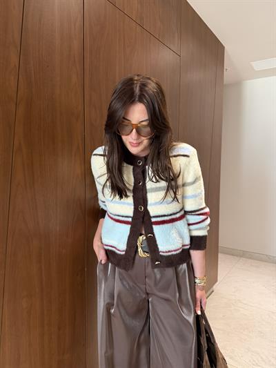 Tasarım Gold Düğmeli , Renkli Çizgili , Triko Hırka