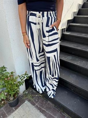 Arkası Lastikli , Lacivert Beyaz , Tiril Pantolon