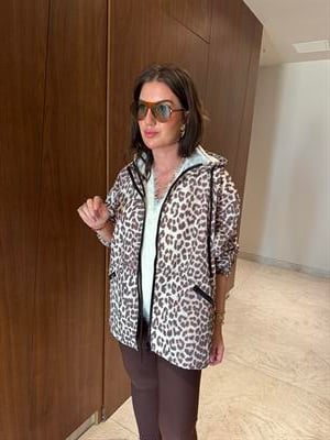 Leopar Desenli Yağmurluk