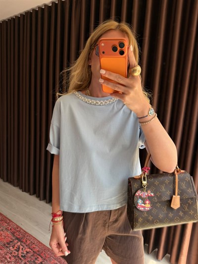 Orijinal Marka , Yakası İnci & Taşlı , Bebe Mavisi T-shirt