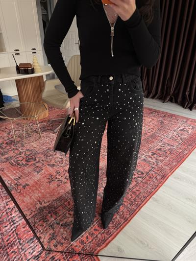 Metal Zımbalı , Siyah Mom Jean