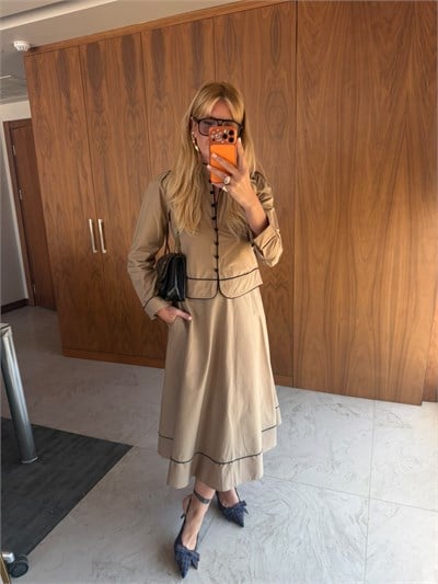 Orijinal Model , Kemerli Etek & Kore Bağlama Gömlek , Biyeli , Bej Likralı Takım