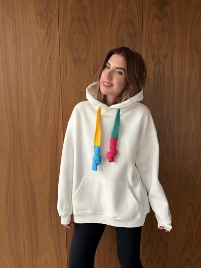 Renkli Bağcıklı , Beyaz Sweatshirt