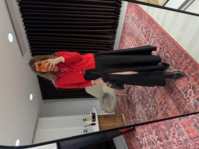 Orijinal Model , Fermuar Yırtmaçlı , Siyah Kemerli Etek