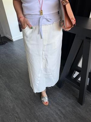 Orijinal Model , Beli Lastikli , Beyaz Jean Etek