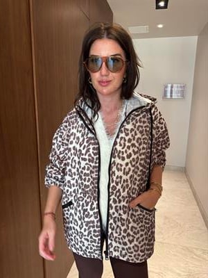 Leopar Desenli Yağmurluk