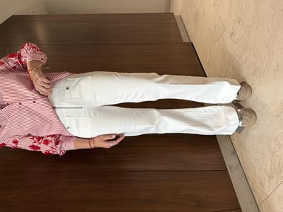 Önden Düğme Detaylı Likralı Beyaz İspanyol Jean Pantolon