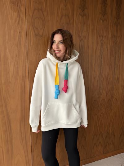 Renkli Bağcıklı , Beyaz Sweatshirt