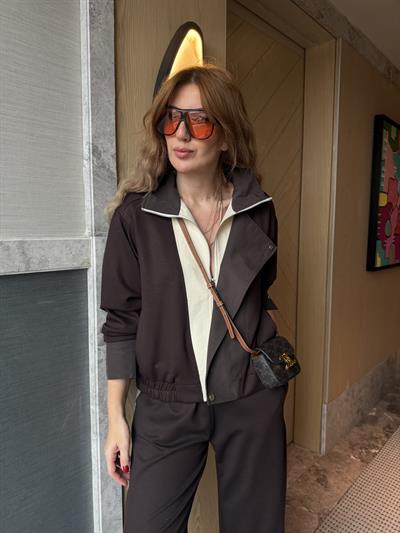 Orijinal Model , Bej Trenç Detaylı , Acıkahve Takım