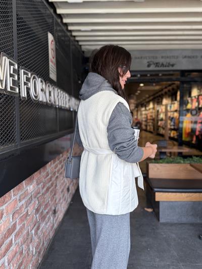 Arkası Triko Detaylı , Kuşaklı , Ekru Puff Yelek