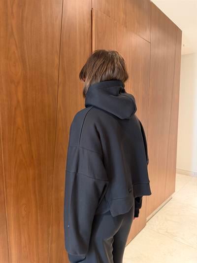 Yakası Fermuarlı , Kapüşonlu , Siyah Sweatshirt