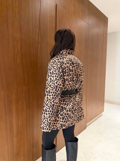 Orijinal Model , Taş İşleme Aksesuarlı , Kemerli , Şişme Leopar Mont