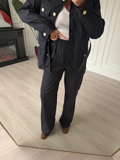 Düğme Detaylı, Kemerli Lacivert Ceket & Pantalon Takım