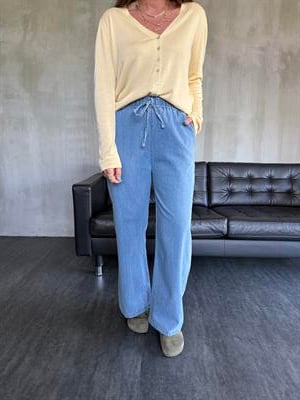 Beli Lastikli , Yazlık Jean Palazzo
