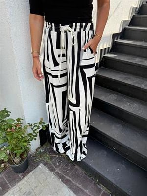 Arkası Lastikli , Siyah Beyaz , Tiril Pantolon