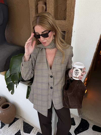 Orijinal Model , Ekoseli , Fularlı Bej Ceket