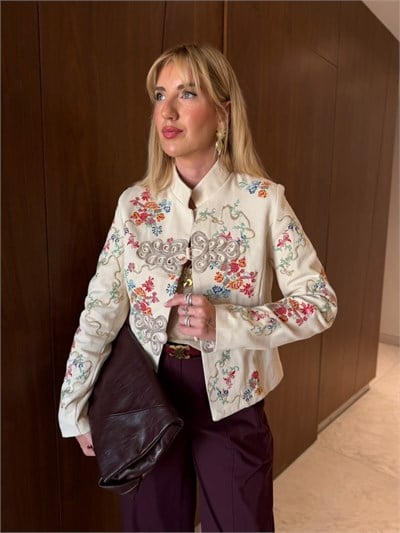 Orijinal Model , Çiçek Nakışlı , Bej Gabardin Ceket