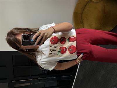 Kırmızı Desenli , Beyaz T-shirt